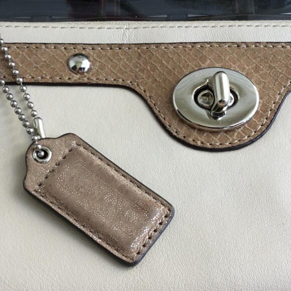 Coach Leather Zip Wallet Clutch Python Penelope Turnlock on Front Pocket - Picture 5 of 7